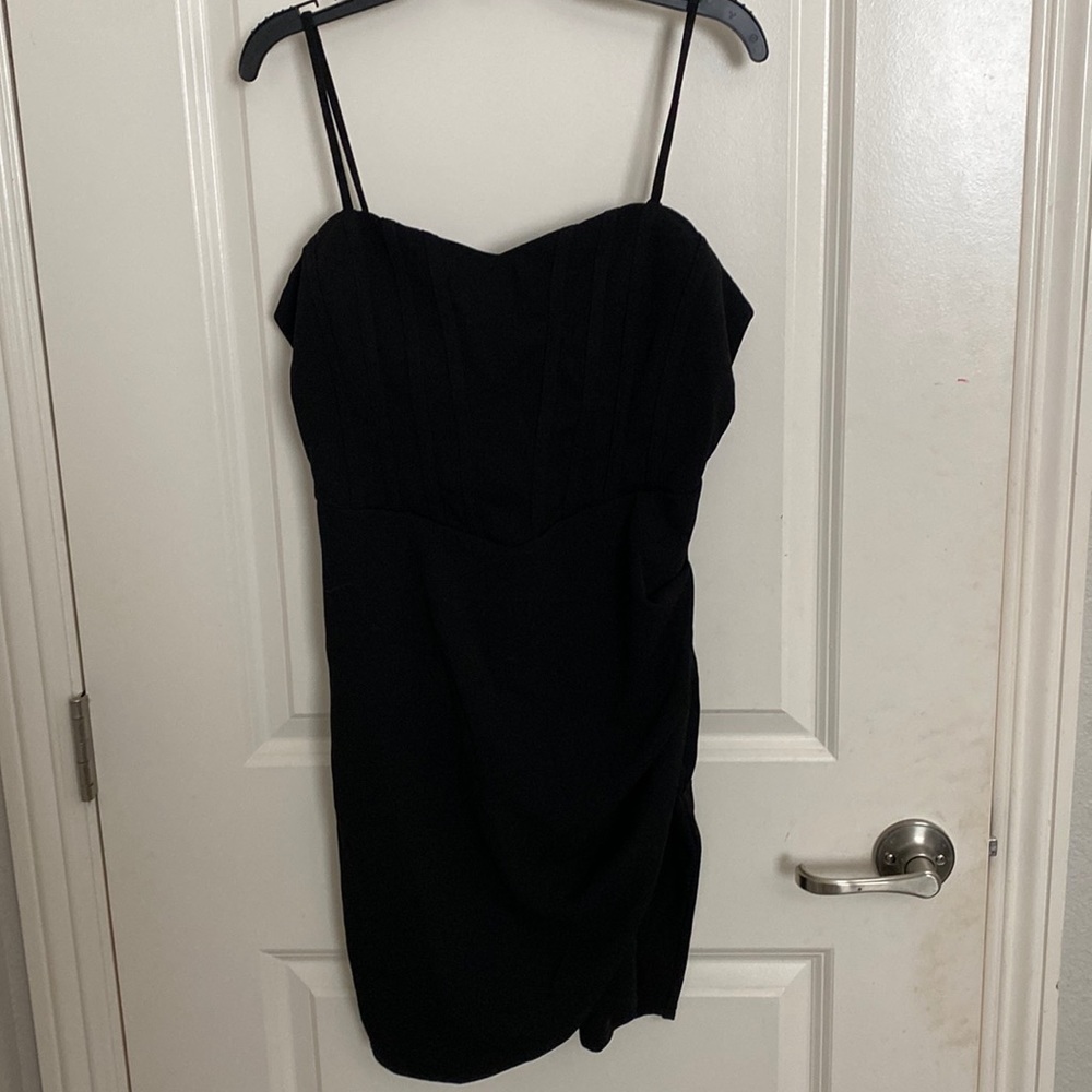 Black bodycon dress